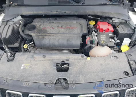 2021 Jeep Compass Limited 4X4 z USA, uszkodzony, nr VIN 3C4NJDCB7MT520275